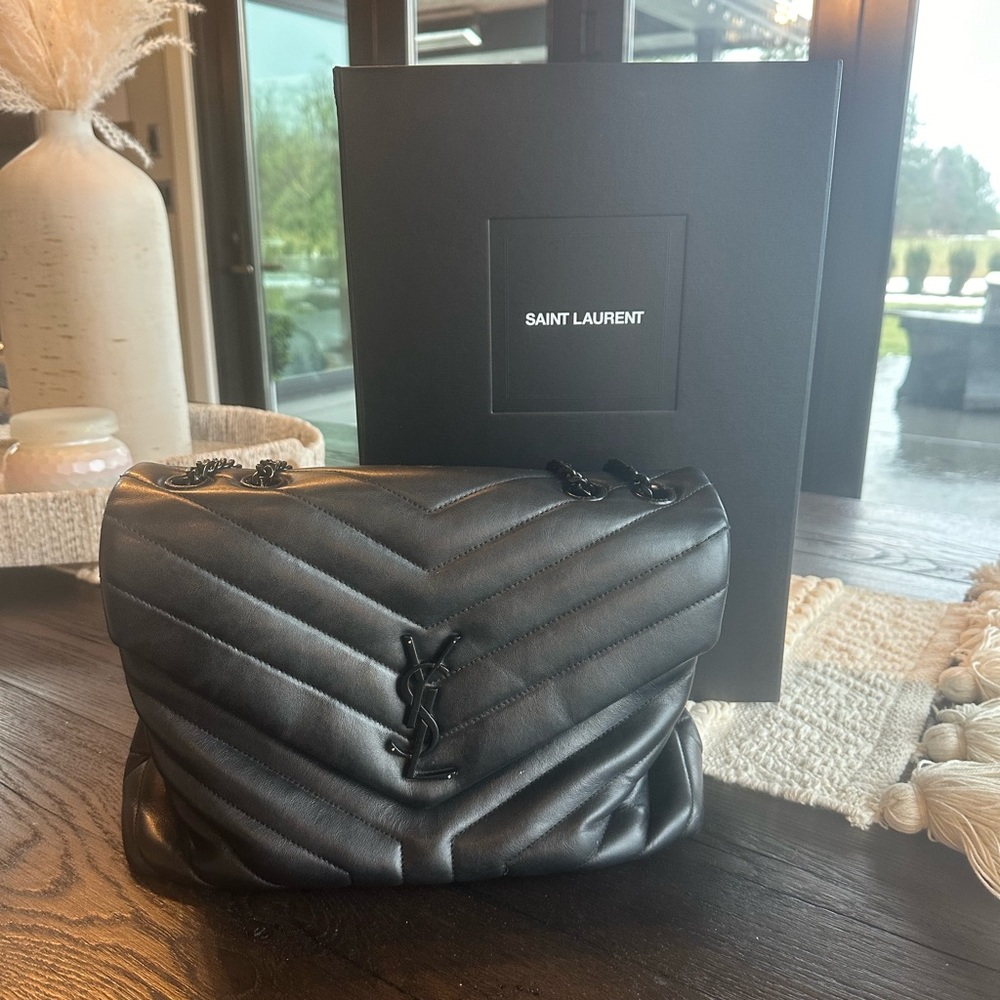 Selling my 💯 authentic YSL Loulou Medium quilted leather bag